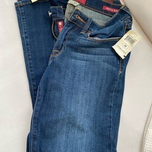 NWT Lucky Brand Sofia boot jeans 2/26